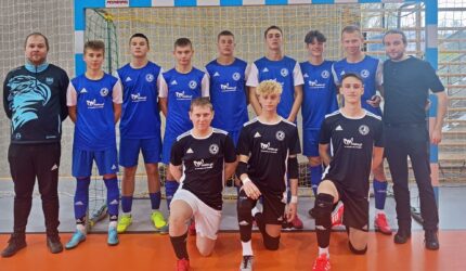 Uczniowie klas I LO wygrywają w eliminacjach Futsalowych Mistrzostw Polski