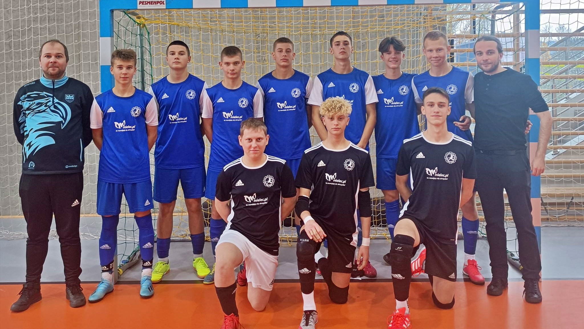 Uczniowie klas I LO wygrywają w eliminacjach Futsalowych Mistrzostw Polski